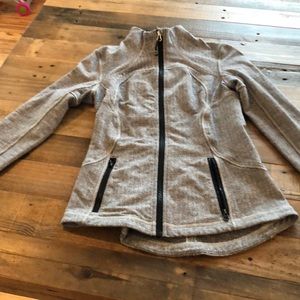 Lululemon size 6